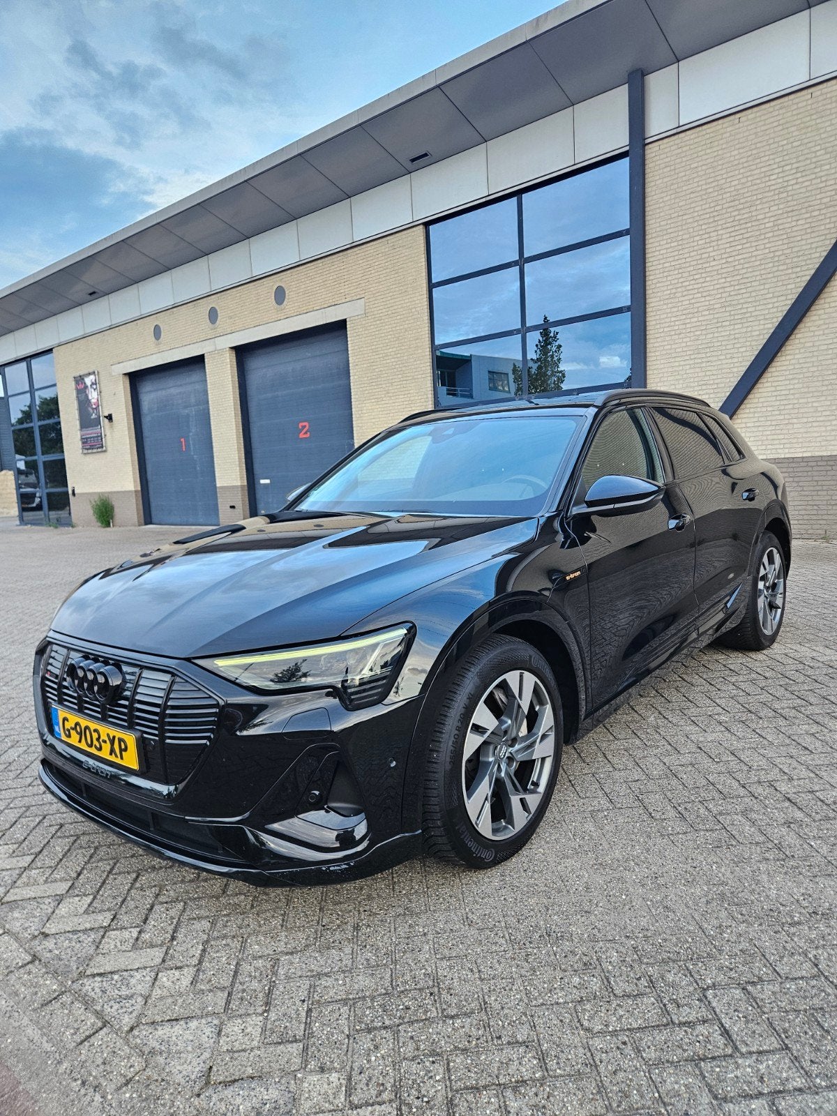 Audi e-tron 50 quattro S line Black Edition, Auto's, Audi, Automaat, 1800 kg, Zwart, 124 €/maand