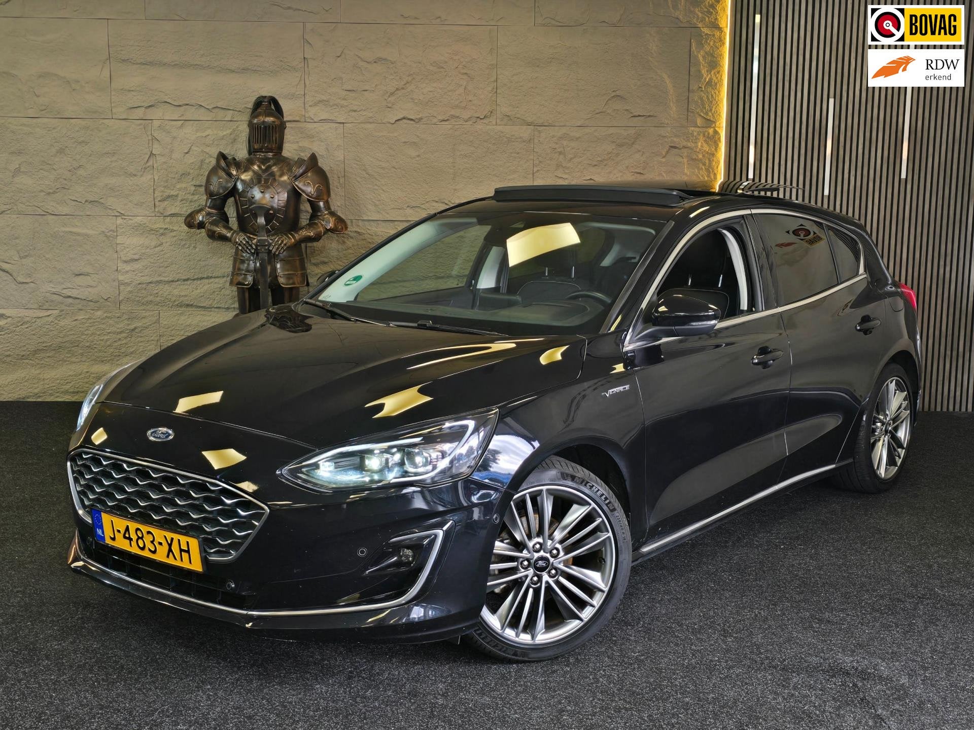 Ford Focus 1.0 EcoBoost Hybrid Vignale|GARANTIE|PANO|LEDER|H, Auto's, Ford, 125 pk, Gebruikt, Zwart, Handgeschakeld