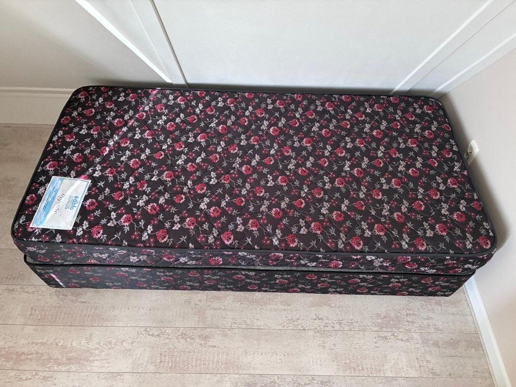 single bed, Ophalen, Overige materialen, Gebruikt, 90 cm