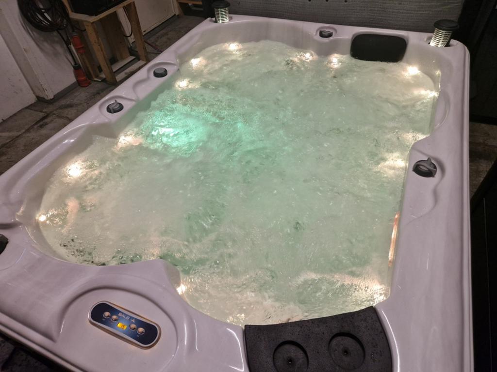 3 Persoons Sunspa Marino 1 lig & 2 zitplekken Plug & Play, Tuin en Terras, Bubbelbaden en Hottubs, Ophalen of Verzenden, Gebruikt