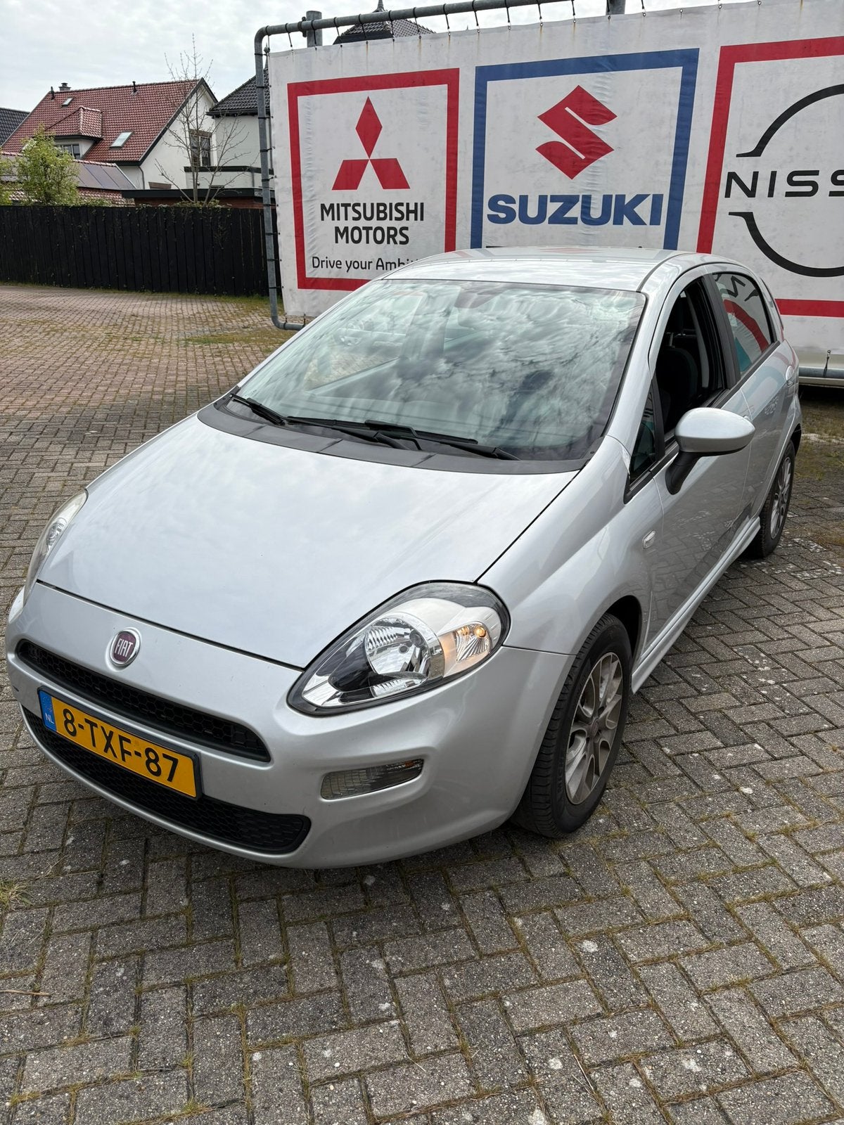 Fiat Punto 0.9 Twinair 74KW 5DR 2014 Grijs Nieuwe Apk, Auto's, Voorwielaandrijving, 100 pk, 49 €/maand, Origineel Nederlands