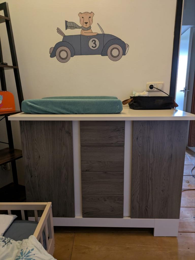 Commode met lades .. Nu inclusief aankleedkussen en 3 hoez6, Ophalen, 50 tot 70 cm, Zo goed als nieuw, 75 tot 100 cm