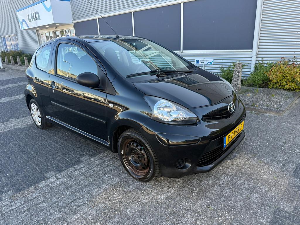 Toyota Aygo 1.0 VVT-i Access 3-deurs Bj:2012, Voorwielaandrijving, Euro 5, Gebruikt, 4 stoelen