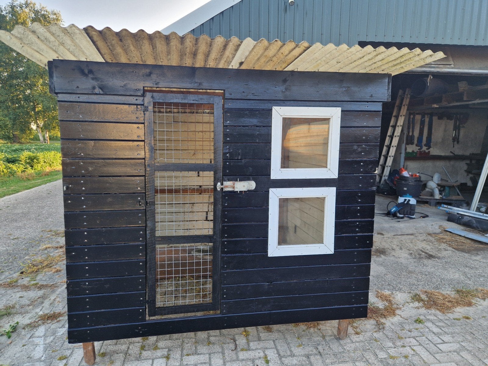 Dierenverblijf/kippenhok, Ophalen, Hout