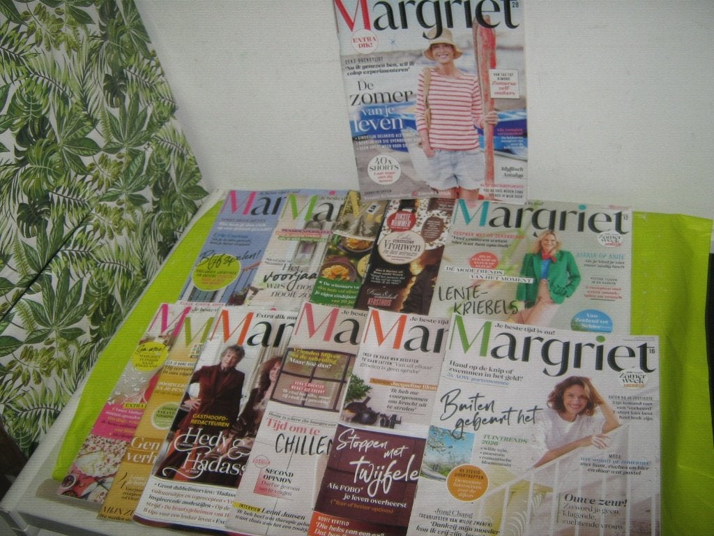 12 MARGRIET TIJDSCHRIFTEN SAMEN €1,20! OPBRENGST VOEDSELBANK, Ophalen, Gelezen, Damesbladen
