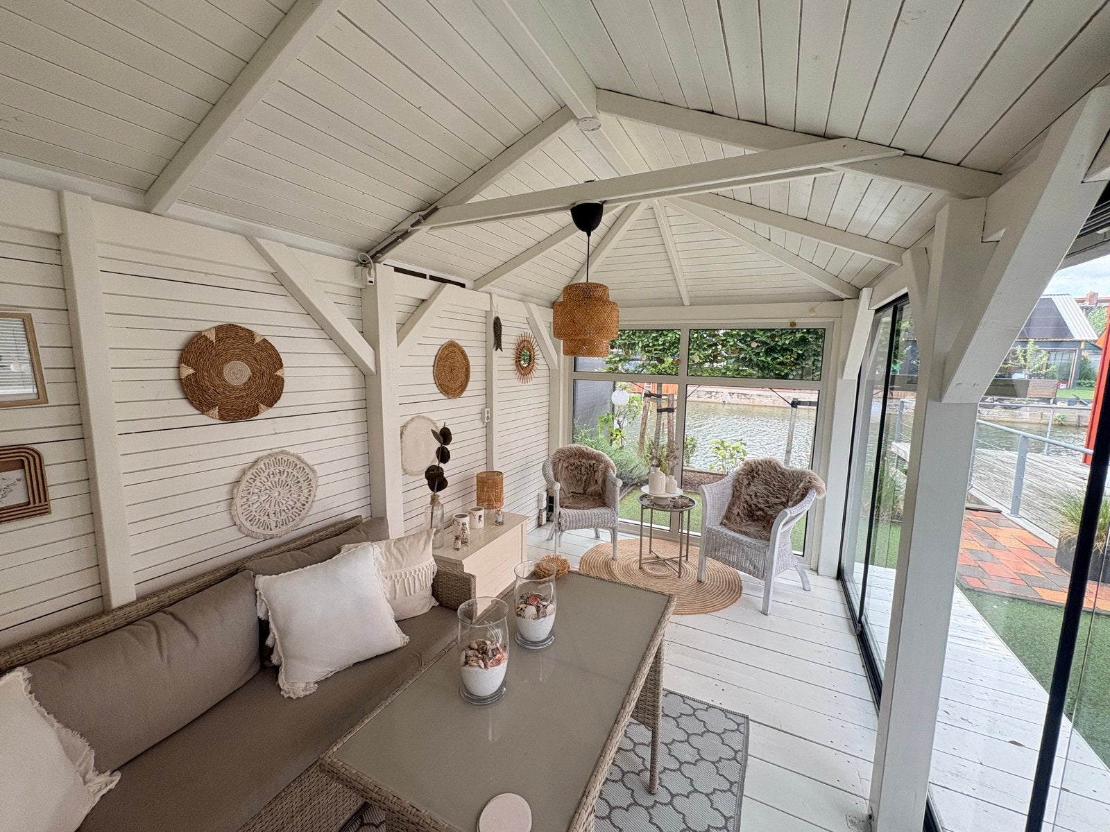 Foto 8 van Sfeervolle tuinkamer met glazen schuifwanden – 4,40 x 2,65 m