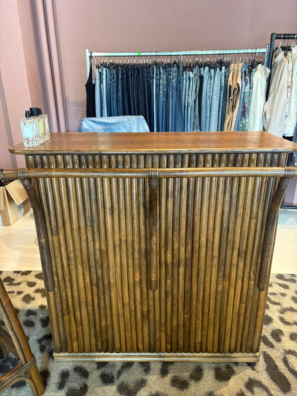 Tikkie bar met krukken, Ophalen, Inclusief barstoelen