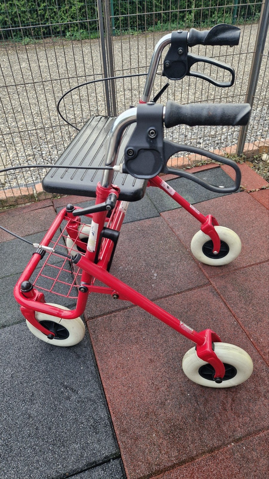 Rode rollator, Diversen, Ophalen, Onbekend, Onbekend, Onbekend