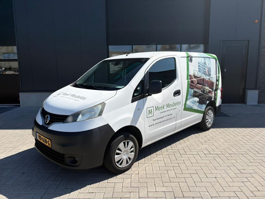 Nissan Nv200 1.5 D 66kw - Airco - Camera - Trekhaak, Auto's, Voorwielaandrijving, Euro 5, Stof, Zwart