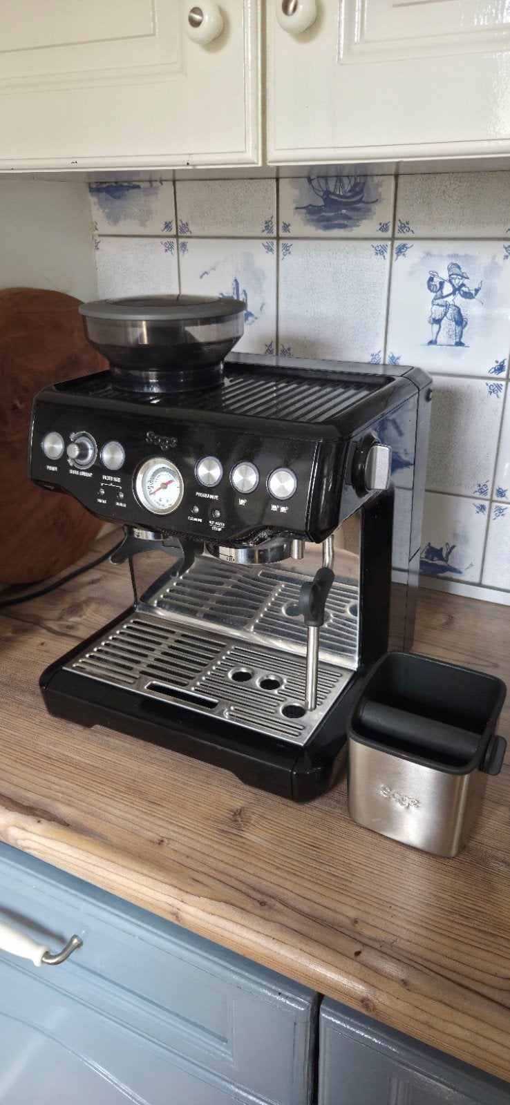 Sage Barista Express Black met complete accessoires set, Ophalen, Gebruikt, Espresso apparaat, Afneembaar waterreservoir
