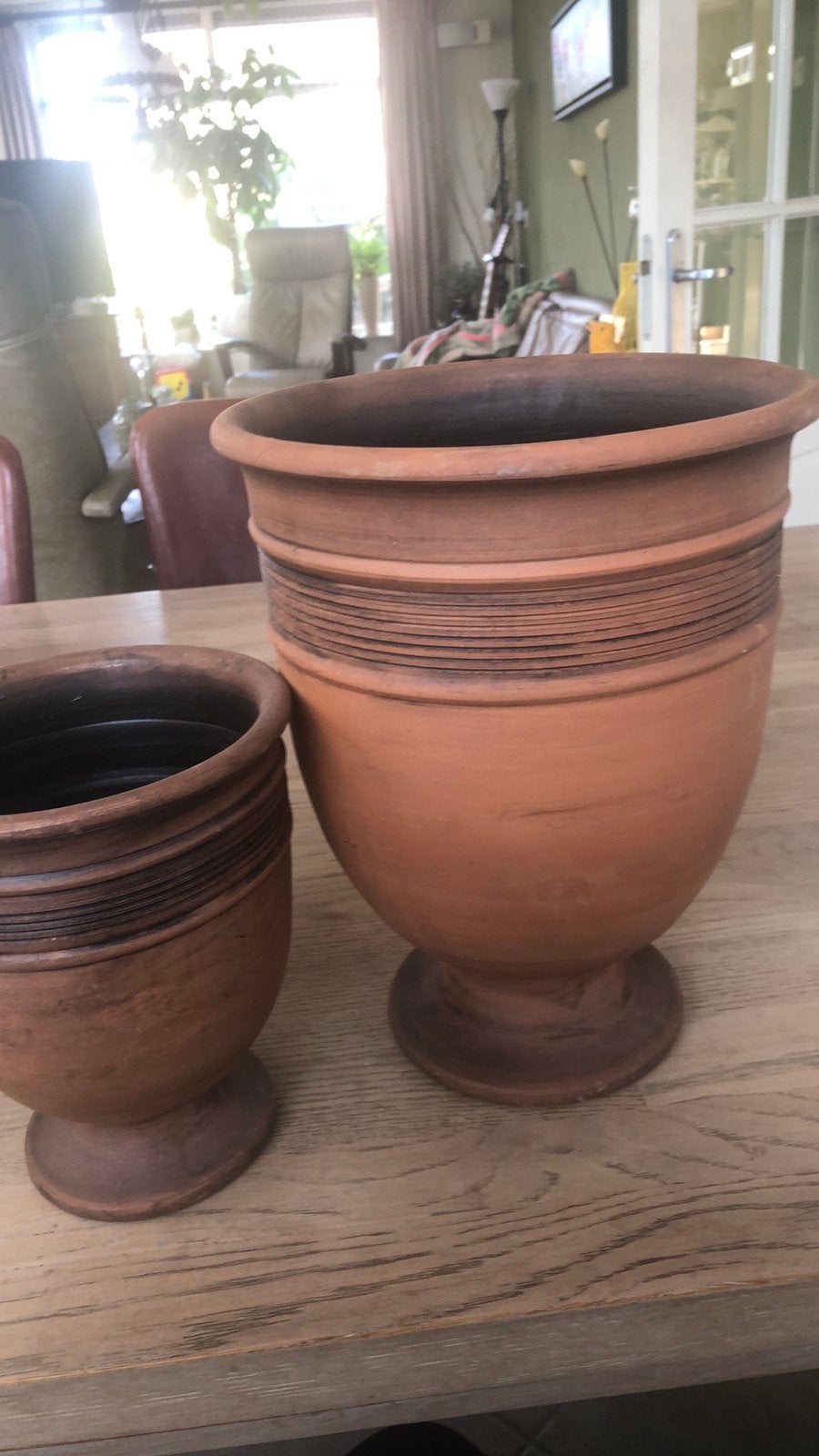 2 zware aardewerk bloempotten 31 en 21 cm h, Ø 24 en 17 cm, Rond, Ophalen of Verzenden, Zo goed als nieuw, Aardewerk