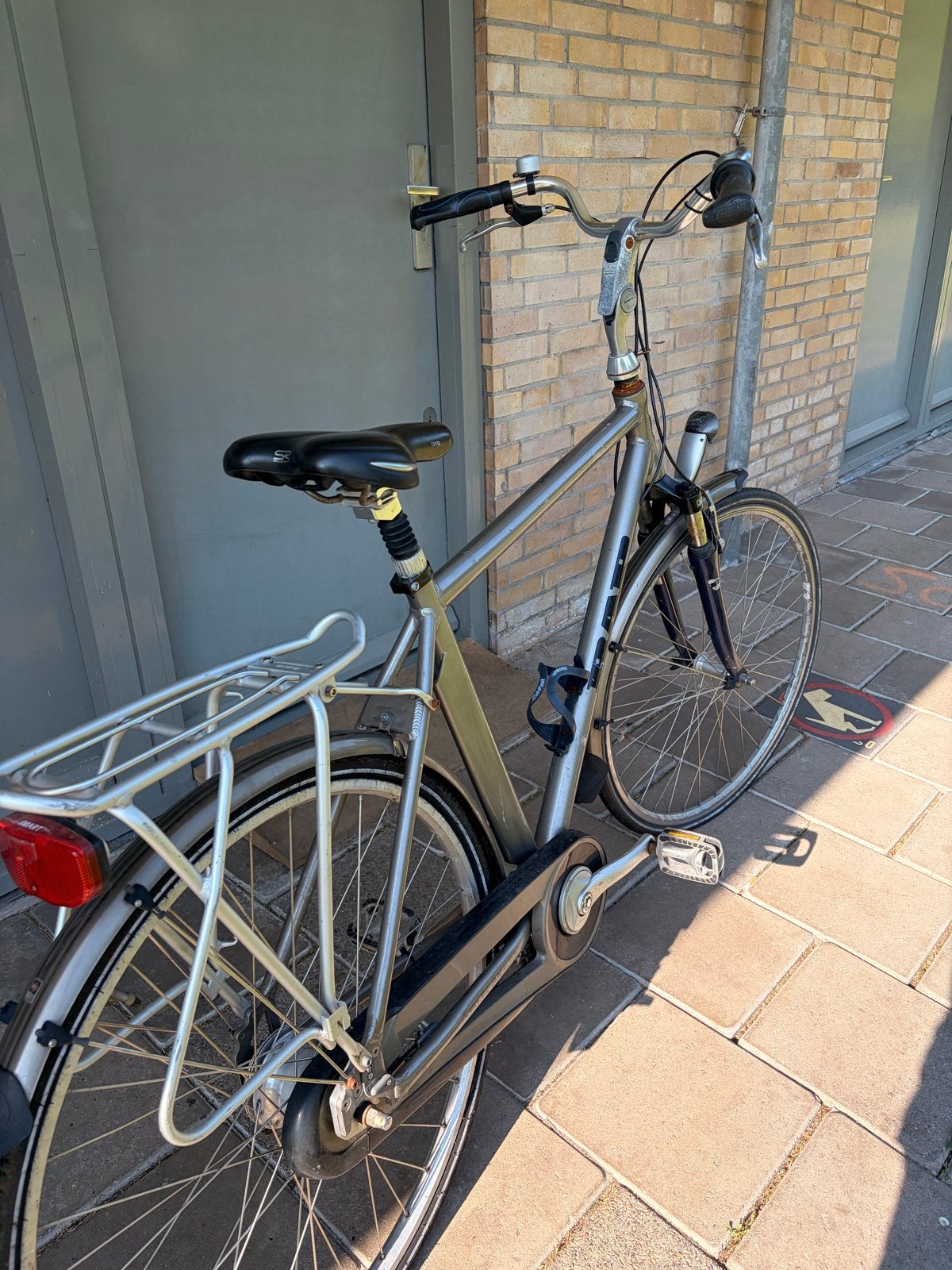 Degelijke stadsfiets met versnellingen, Gebruikt, Velgrem, Versnellingen, 53 tot 57 cm