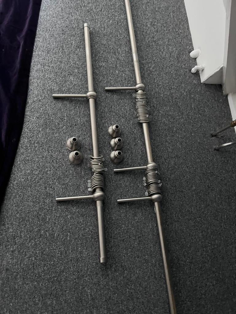 2 roedes met ringen en ophang steunen, Ophalen, Gebruikt, 50 tot 100 cm, Minder dan 100 cm