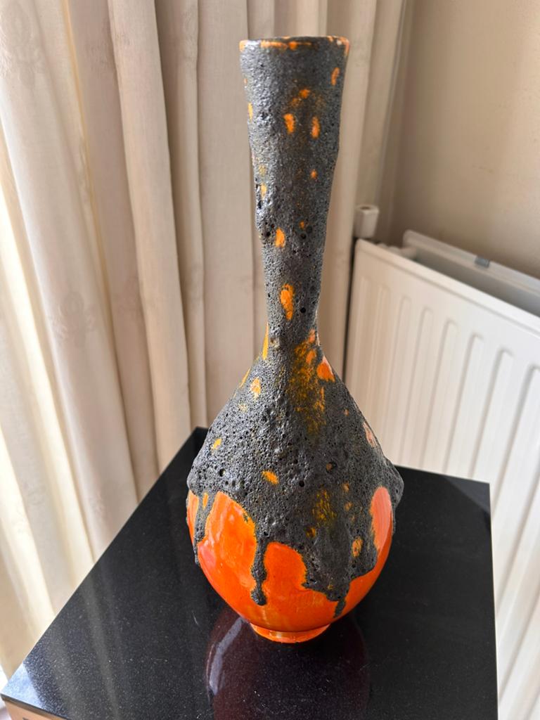 Unieke Max Modolo Lava Vaas - Oranje met Zwart, Antiek en Kunst, Ophalen of Verzenden