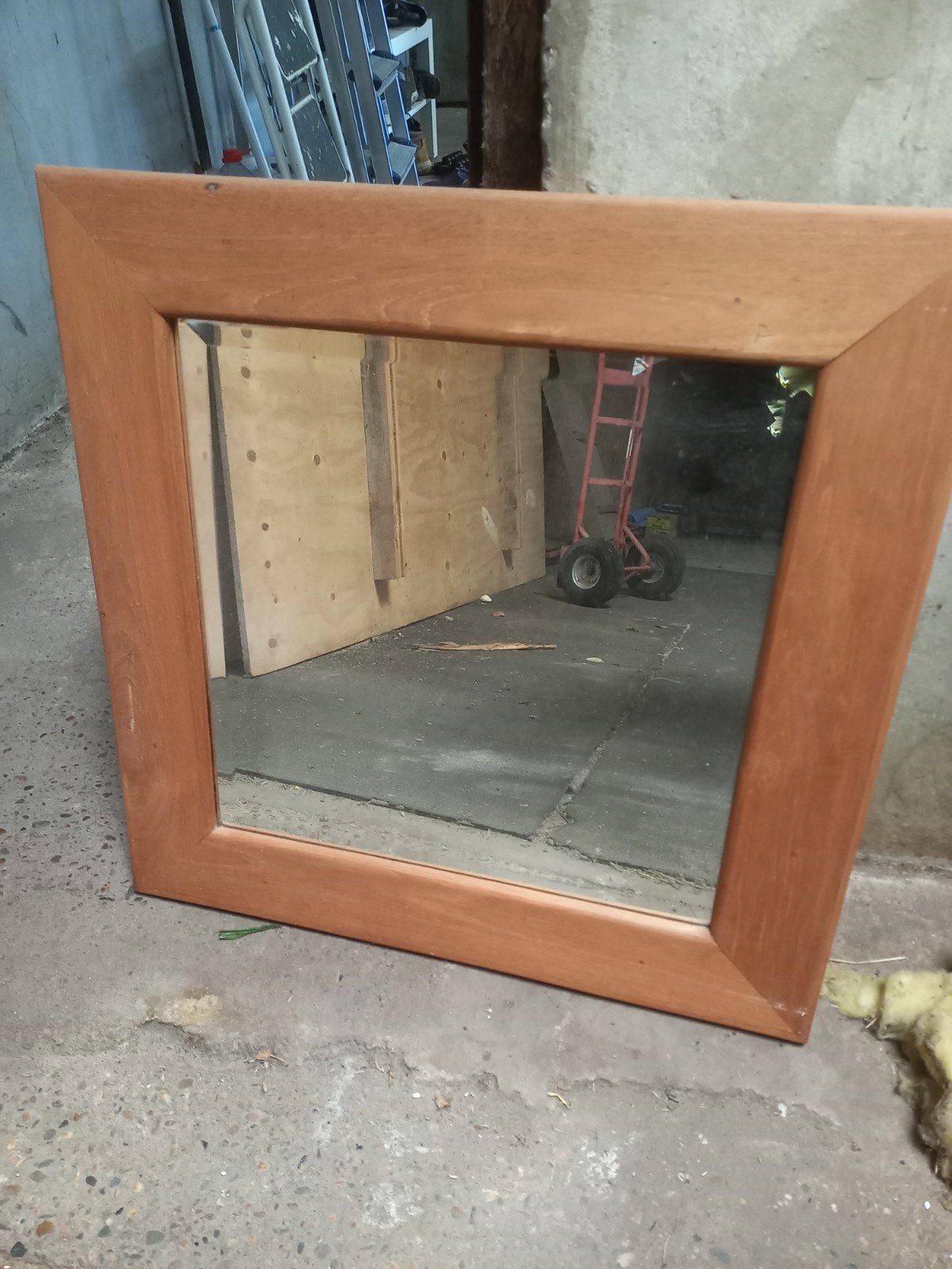 Houten spiegel 68x68 cm buitenmaat, Ophalen of Verzenden, Rechthoekig, 50 tot 75 cm, Minder dan 100 cm