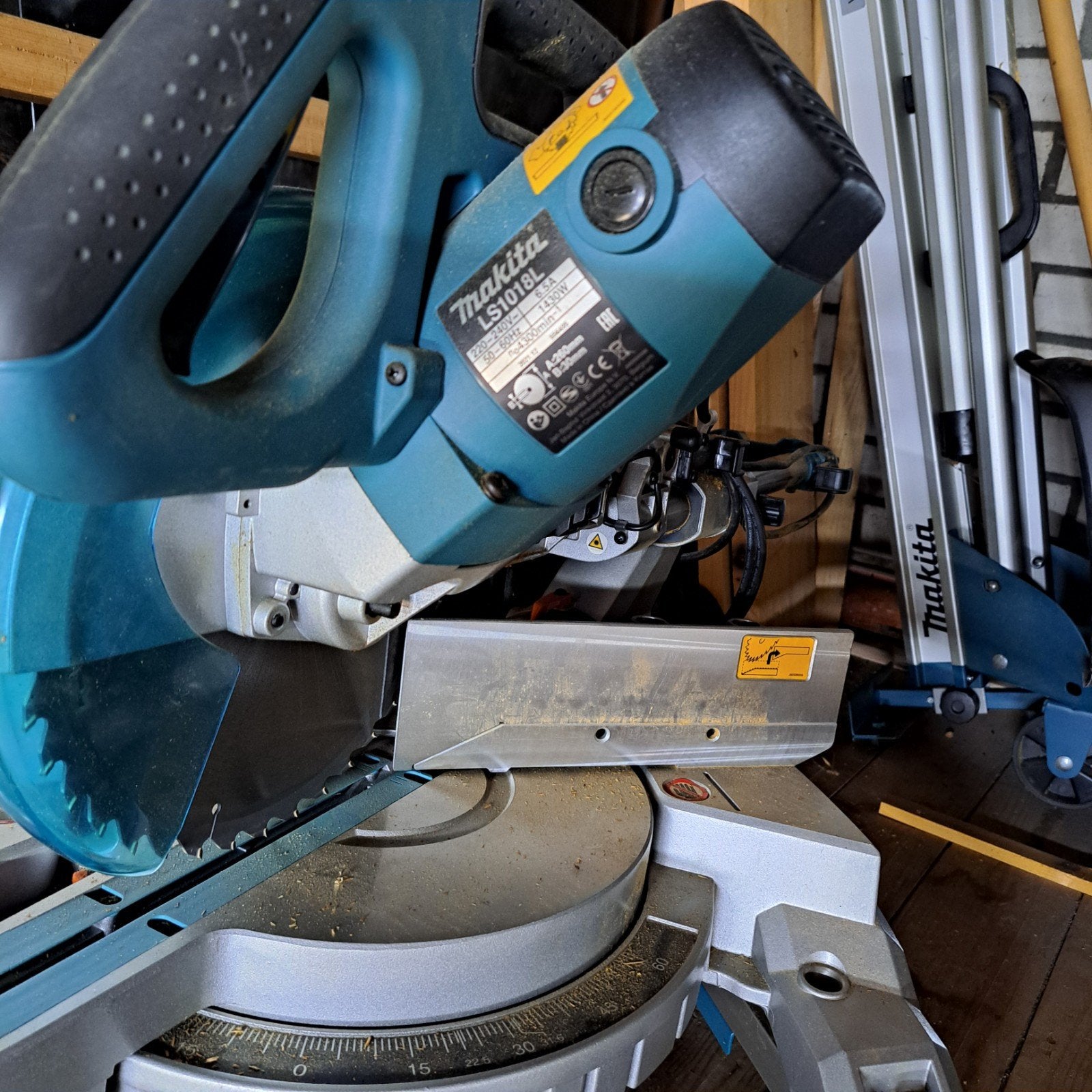 Makita LS 1018 LN X 4, Doe-het-zelf en Verbouw, Gereedschap | Zaagmachines, Ophalen, 70 mm of meer, Zo goed als nieuw, Afkortzaag