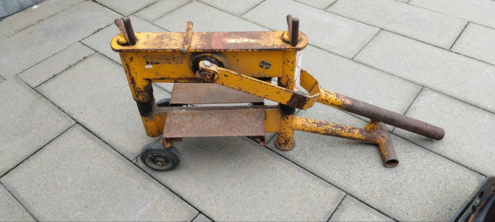 Knipschaar almi tegel knipper bestrating steenknipper, Hobby en Vrije tijd, Modelauto's | 1:32, Ophalen of Verzenden, Zo goed als nieuw