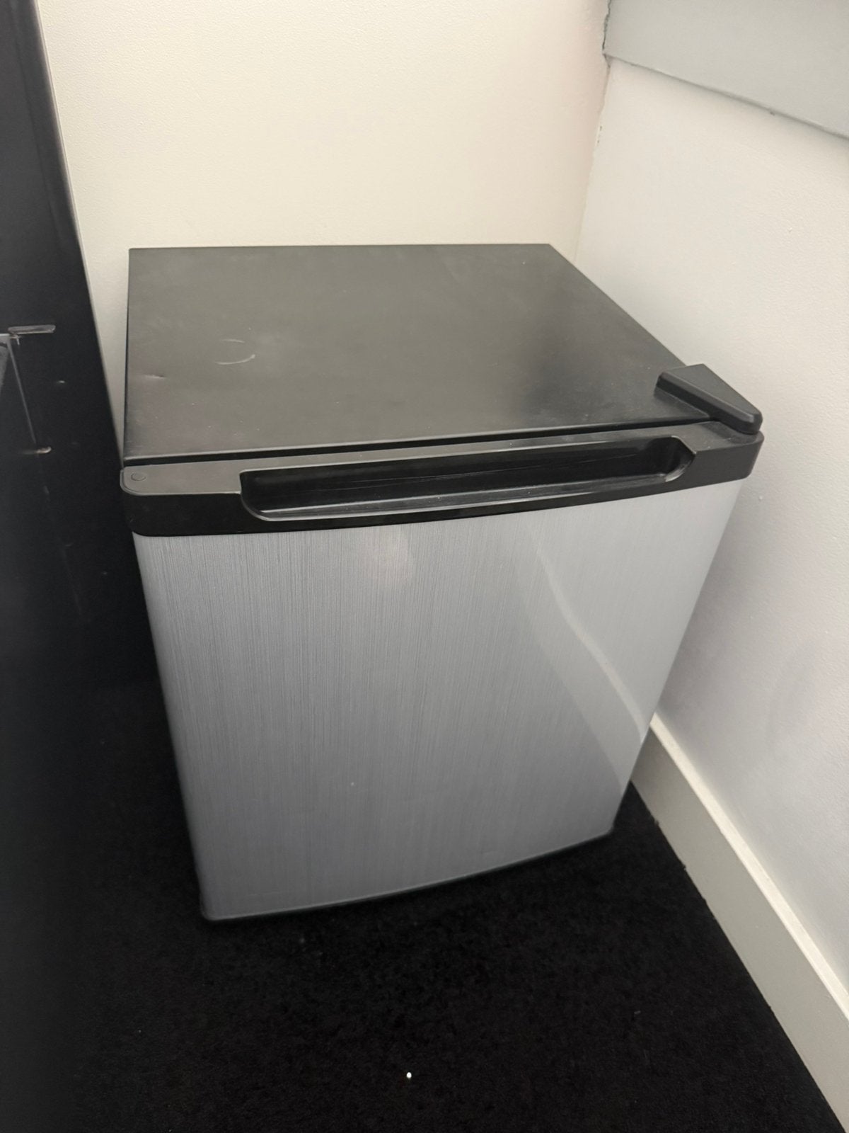 Minibar / kleine koelkast, Ophalen, Zo goed als nieuw, Minder dan 60 cm, Minder dan 85 cm