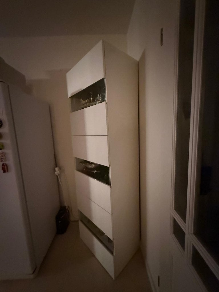 Luxe Hoogglans Witte Vitrinekast met Glazen Secties, Huis en Inrichting, Kasten | Vitrinekasten, Zo goed als nieuw, 150 tot 200 cm