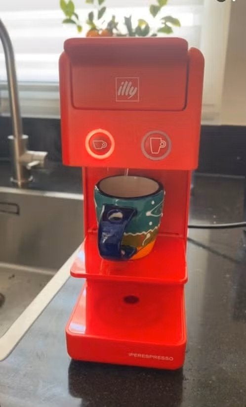 Nieuwe Illy Y3.3 Iperespresso koffiemachine // ROOD, Koffiepads en cups, Ophalen of Verzenden, 4 tot 10 kopjes, Koffiemachine