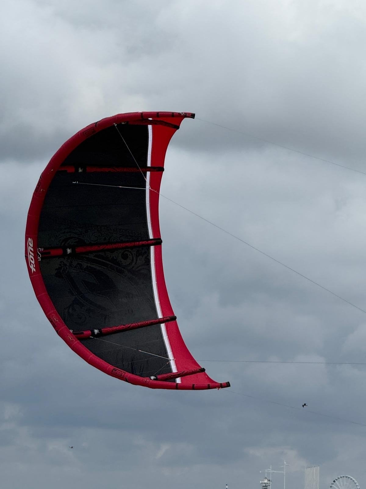 F-One Bandit Dos Kitesurf Kite 8m² met Bar, Gebruikt, 8 m², Bar, Geen board