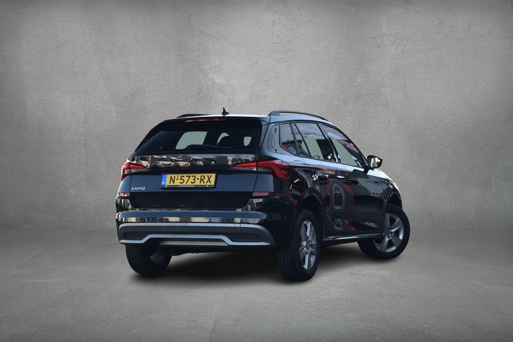 Skoda Kamiq 1.0 TSI Sport Business | Sportstoelen | Apple Ca, Gebruikt, Origineel Nederlands, Handgeschakeld, 3 cilinders
