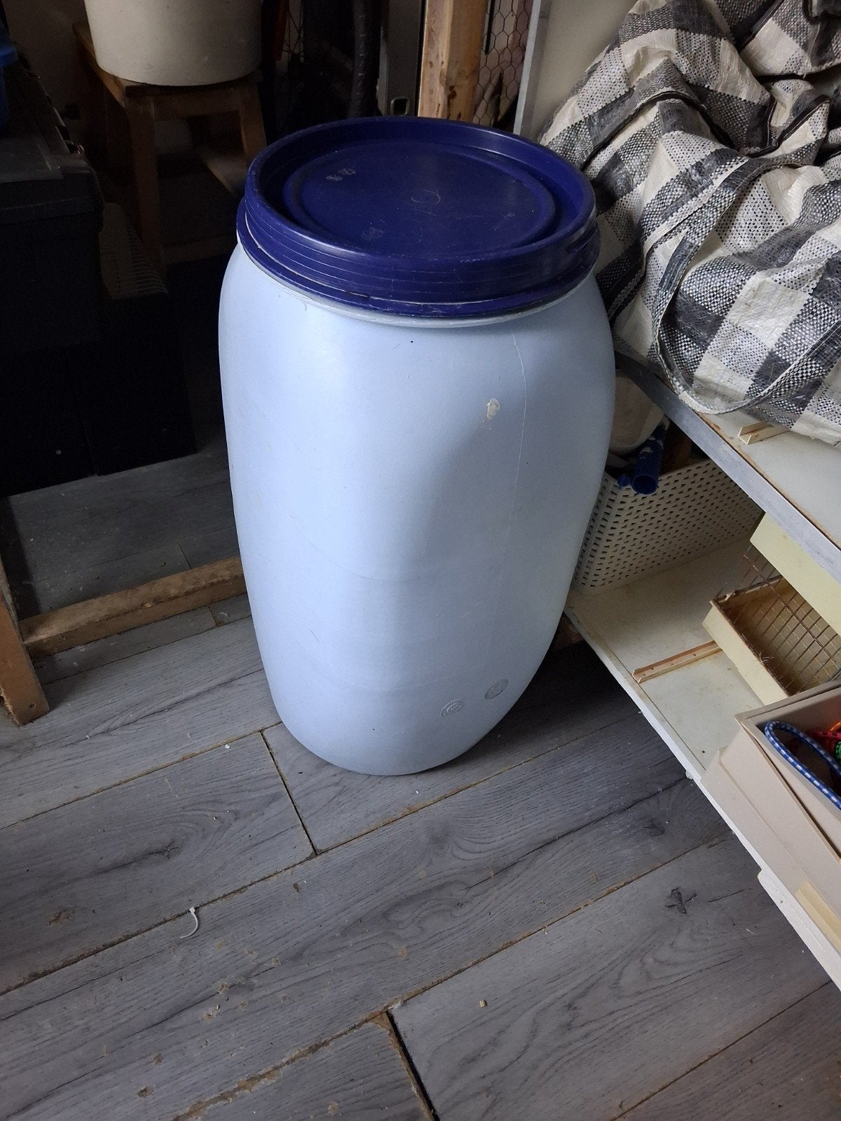 4 tonnen, 150 liter of meer, Ophalen