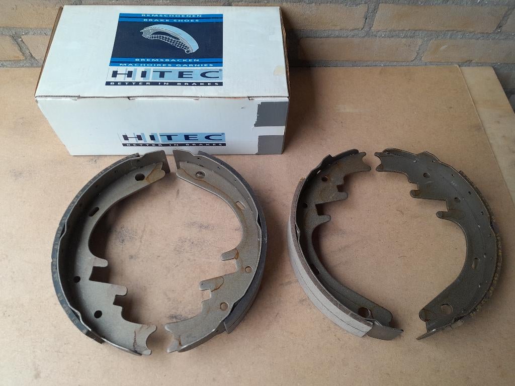 REMSCHOEN SET - NIEUW - FORD EXPLORER Mk2 + LINCOLN +MERCURY, Auto-onderdelen, Verzenden, Nieuw, Amerikaanse onderdelen