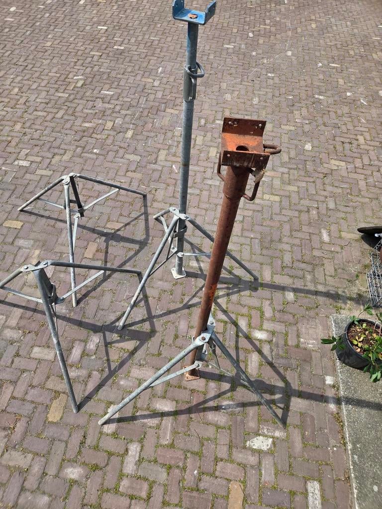 4 Stand-alone en 2 schroefstempels, Doe-het-zelf en Verbouw, Steigers, Ophalen, Gebruikt, Overige typen, 2 tot 5 meter
