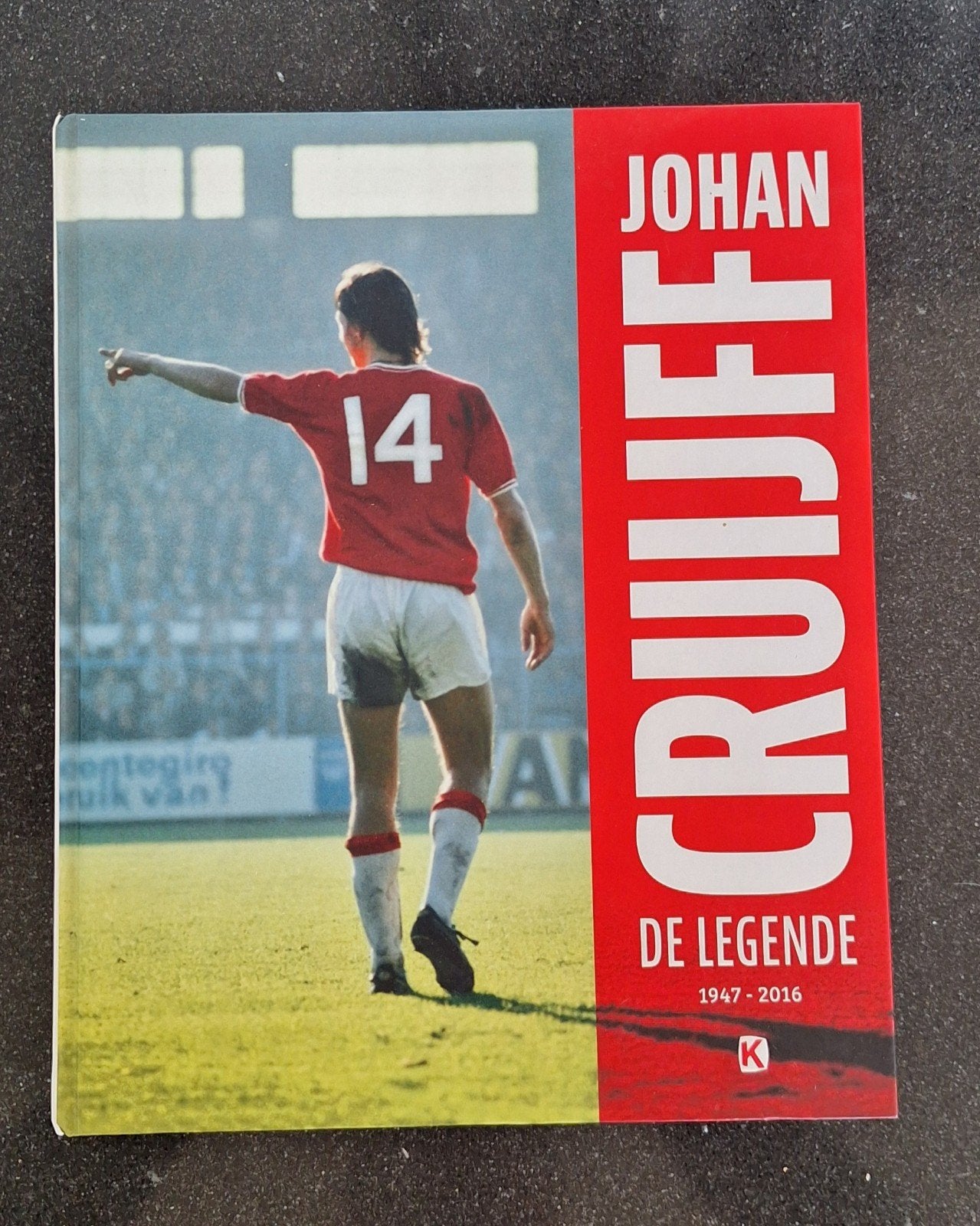 Johan Cruijff: De Legende 1947-2016 - Koffietafelboek, Ophalen of Verzenden, Zo goed als nieuw, Onbekend, Sport