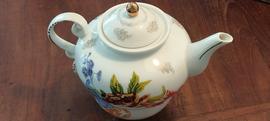 'Tea for One' set Tussen Kunst en Kitsch, collectors item!, Nieuw, Ophalen of Verzenden, Porselein, Theepot