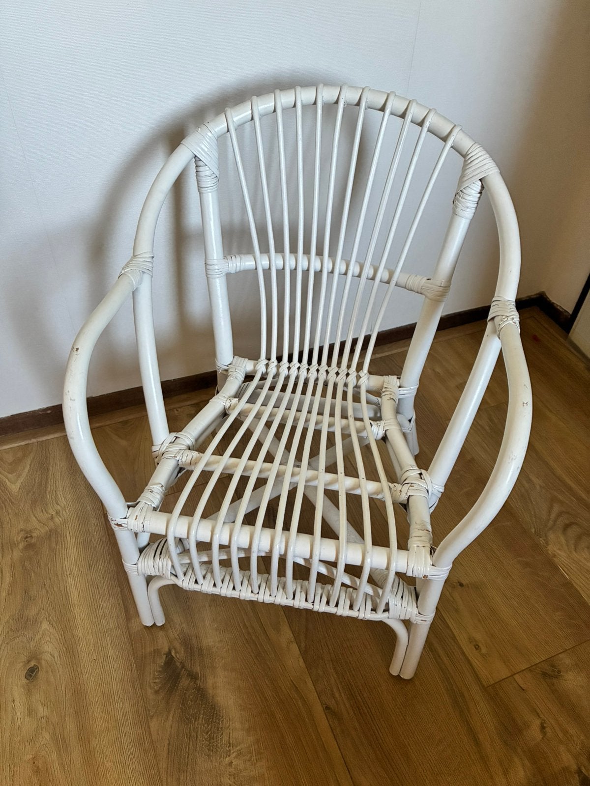 Rotan kleuter stoeltje, Kinderen en Baby's, Kinderkamer | Tafels en Stoelen, Ophalen, Gebruikt, Stoel(en)