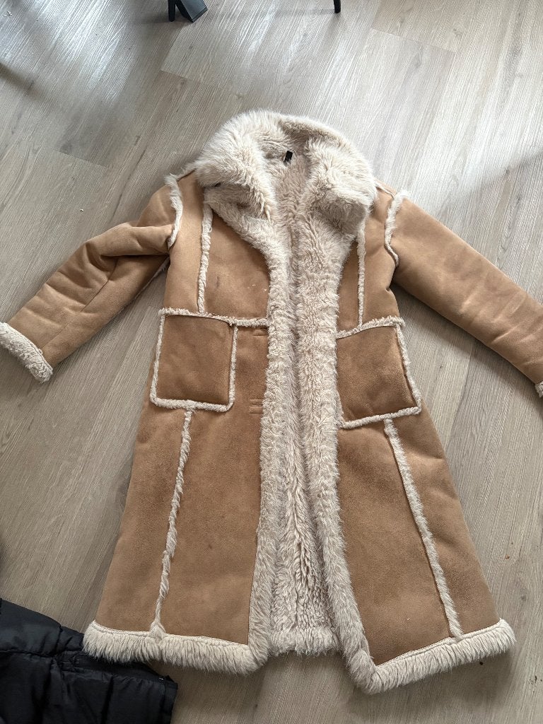 Mooie lamy achtige jas van h&m, Verzenden, Zo goed als nieuw