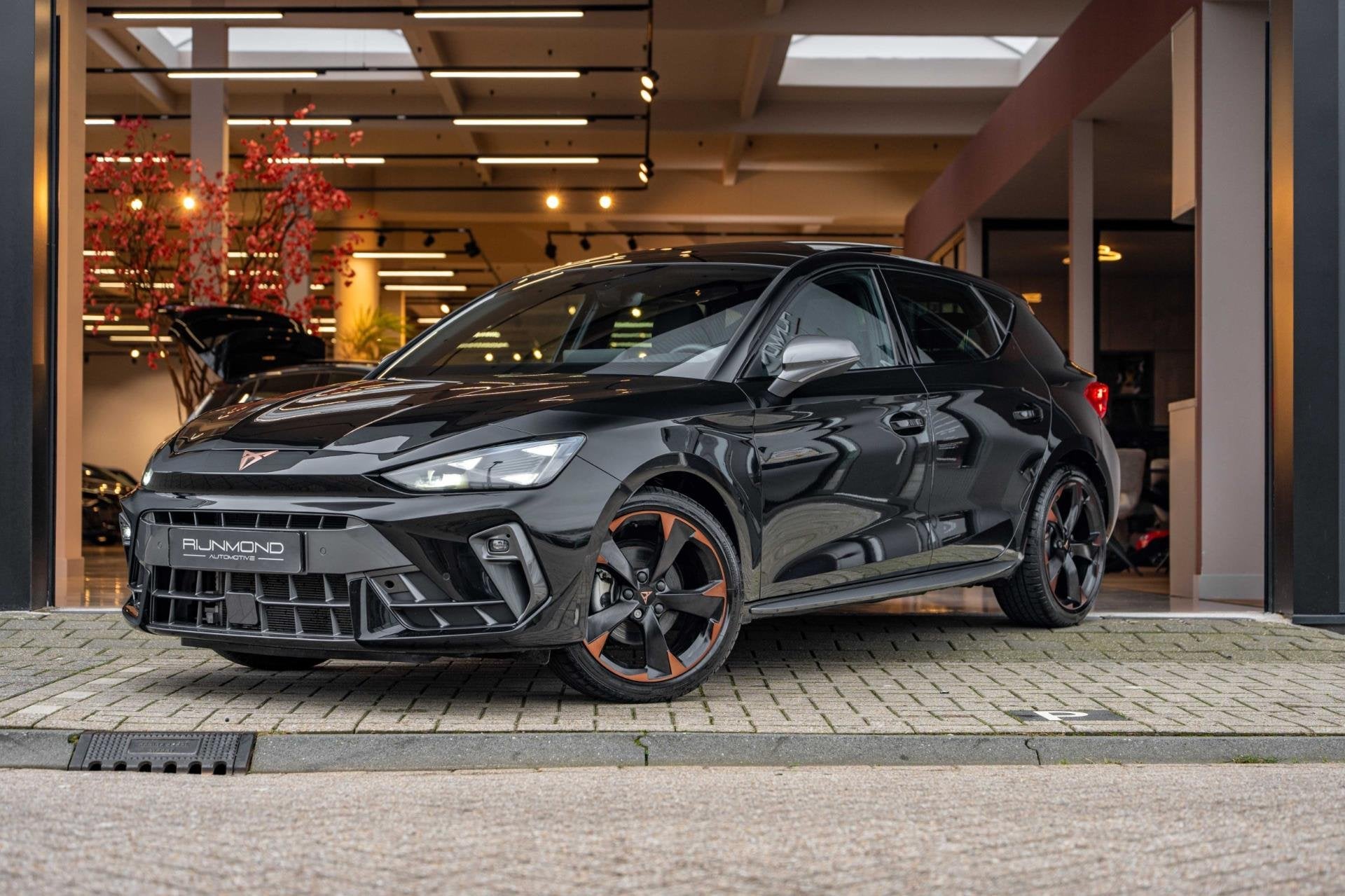 CUPRA Leon 1.5 TSI e-Hybrid Business |Pano|Sfeer|Keyless|Cam, Auto's, Cupra, Dealer onderhouden, Zwart, 4 cilinders, Leon