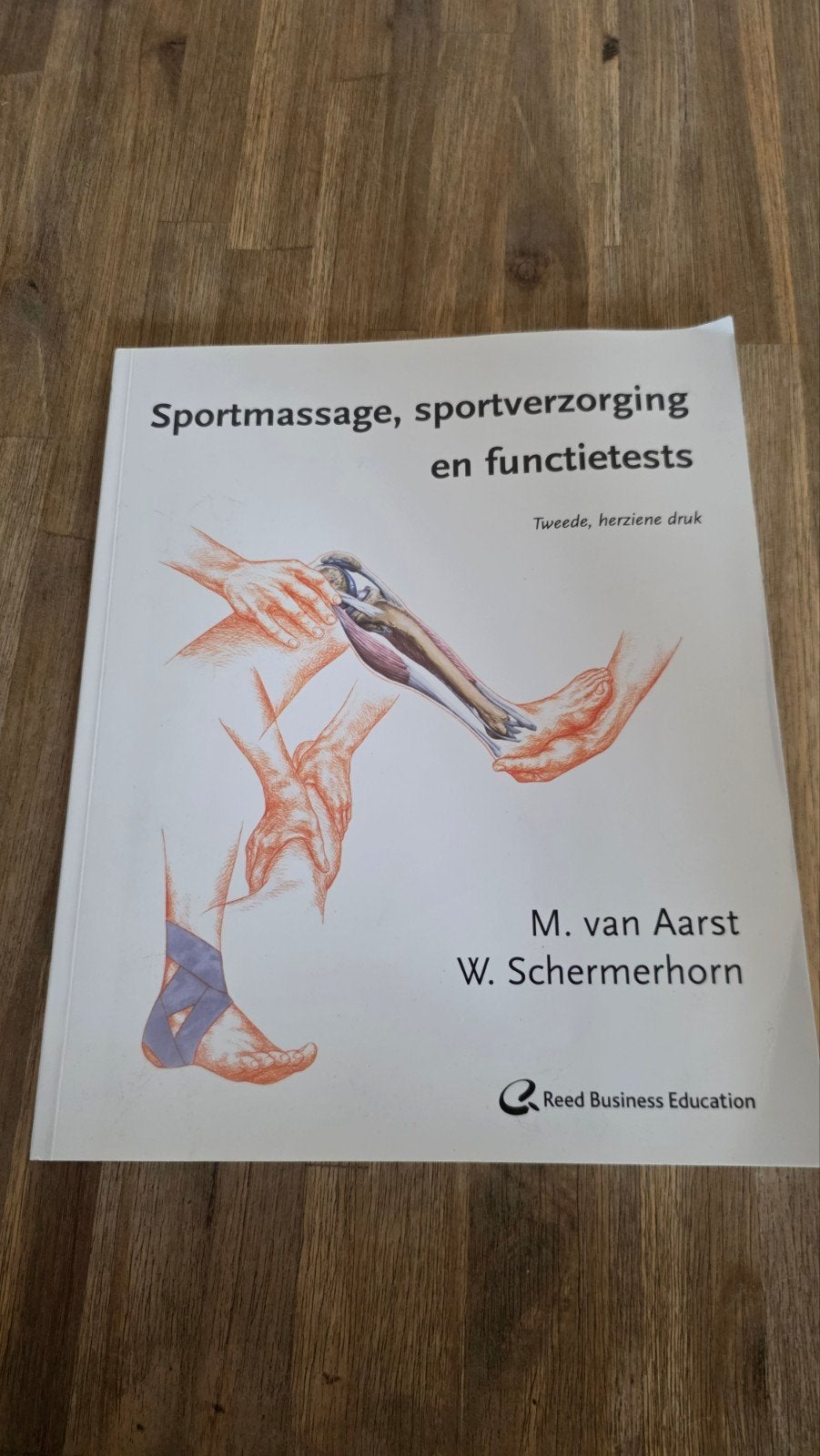 Sportmassage, sportverzorging en functietests, Boeken, Gelezen, M. van Aarst, W. Schermerhorn, Ophalen of Verzenden, MBO