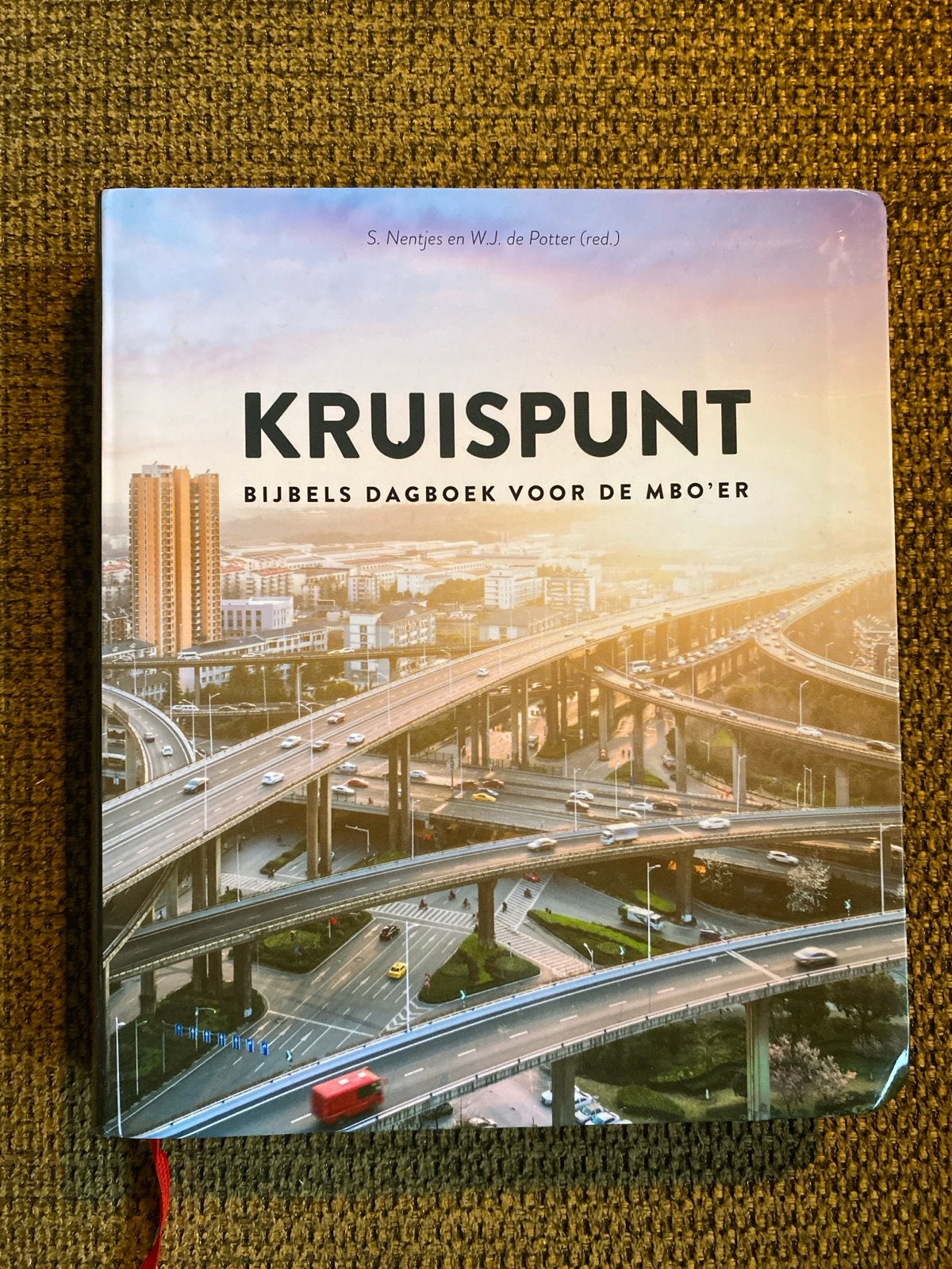 Kruispunt: Bijbels Dagboek voor de MBO'er, Ophalen of Verzenden, Zo goed als nieuw, Christendom | Protestants