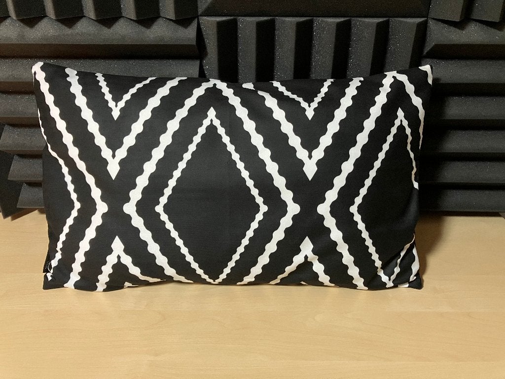 Sierkussen met nieuwe hoes 30 x 50, Overige merken, Inclusief binnenkussen, Zwart, Ophalen of Verzenden