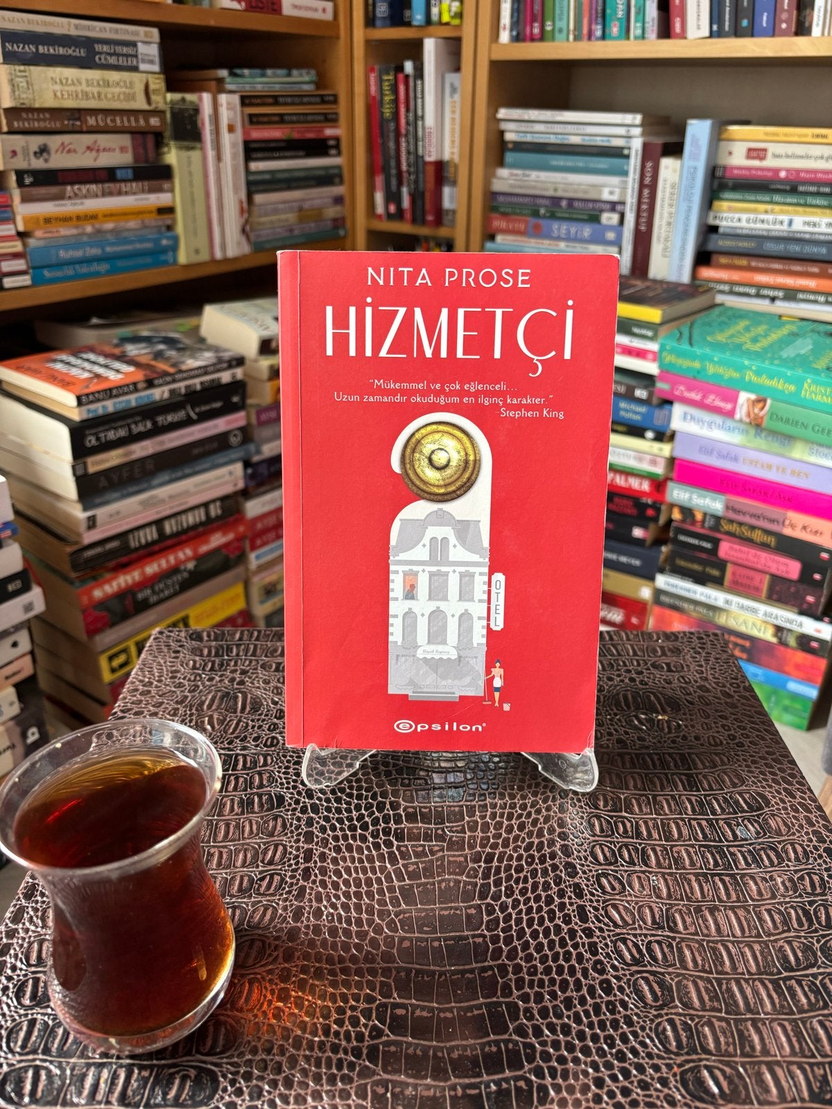 Hizmetçi - Nita Prose (Turks), Ophalen of Verzenden, Zo goed als nieuw, Wereld overig