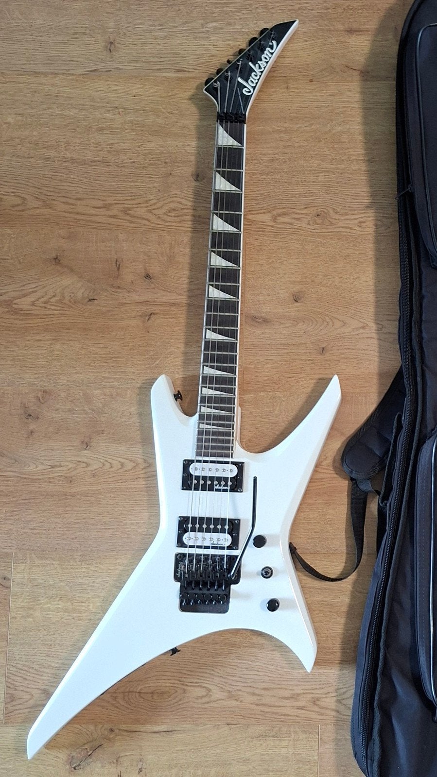 Jackson gitaar JS32 Warrior AH SW wit, Ophalen, Zo goed als nieuw, Solid body, Overige merken
