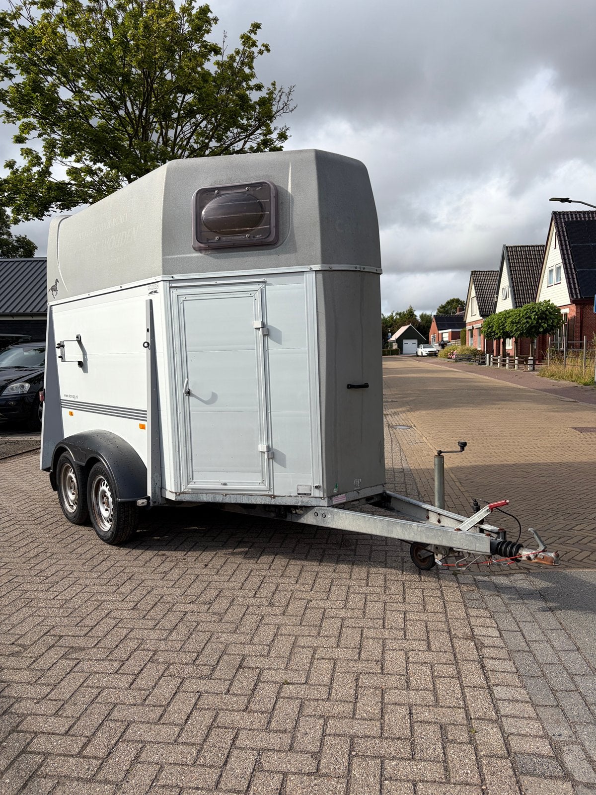 Te koop: Humbaur 2-paards paardentrailer – 2000 kg, Dieren en Toebehoren, Paarden en Pony's | Trailers en Aanhangwagens, TB techniek en dienstverlening