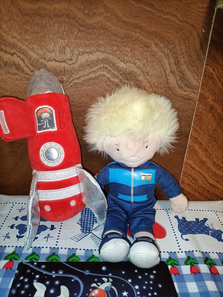 Andreetje Astronaut + raket knuffel + boek André Kuipers, Ophalen of Verzenden, Zo goed als nieuw, Overige typen