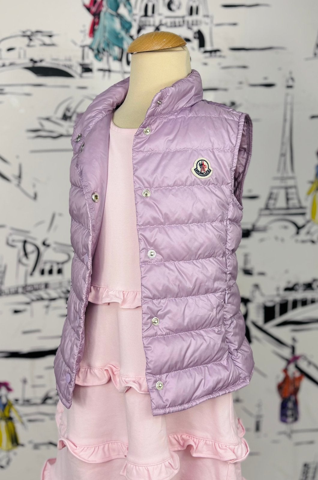 Moncler Liane lila dons bodywarmer maat 6 (270 euro), Kinderen en Baby's, Moncler EU, Zo goed als nieuw, Moncler, Customercare@moncler.com