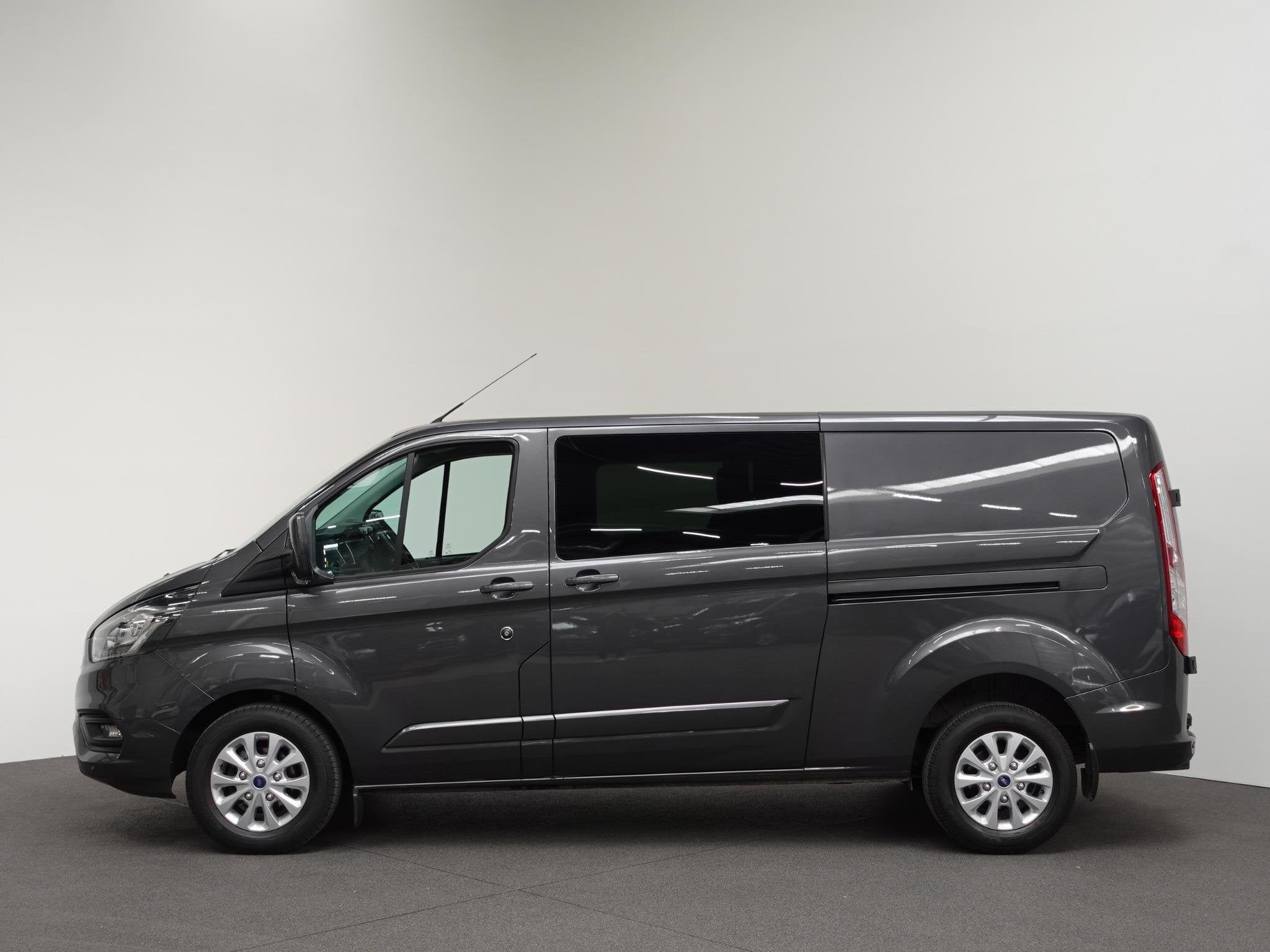 Ford Transit Custom 300 2.0 TDCI L2H1 Limited Dubbele Cabine, Stof, Euro 6, 4 cilinders, 129 pk