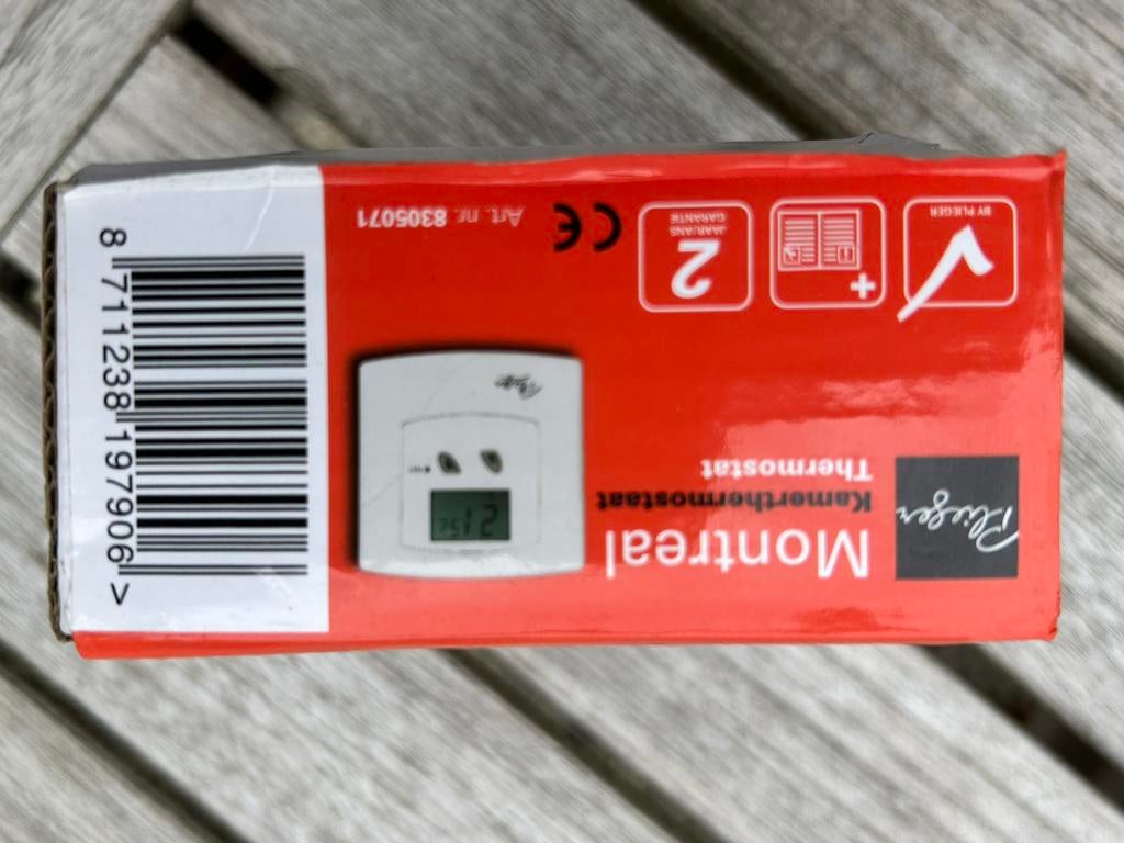 Plieger Montréal aan/uit thermostaat wit - Z.G.A.N., Doe-het-zelf en Verbouw, Thermostaten, Ophalen of Verzenden, Zo goed als nieuw