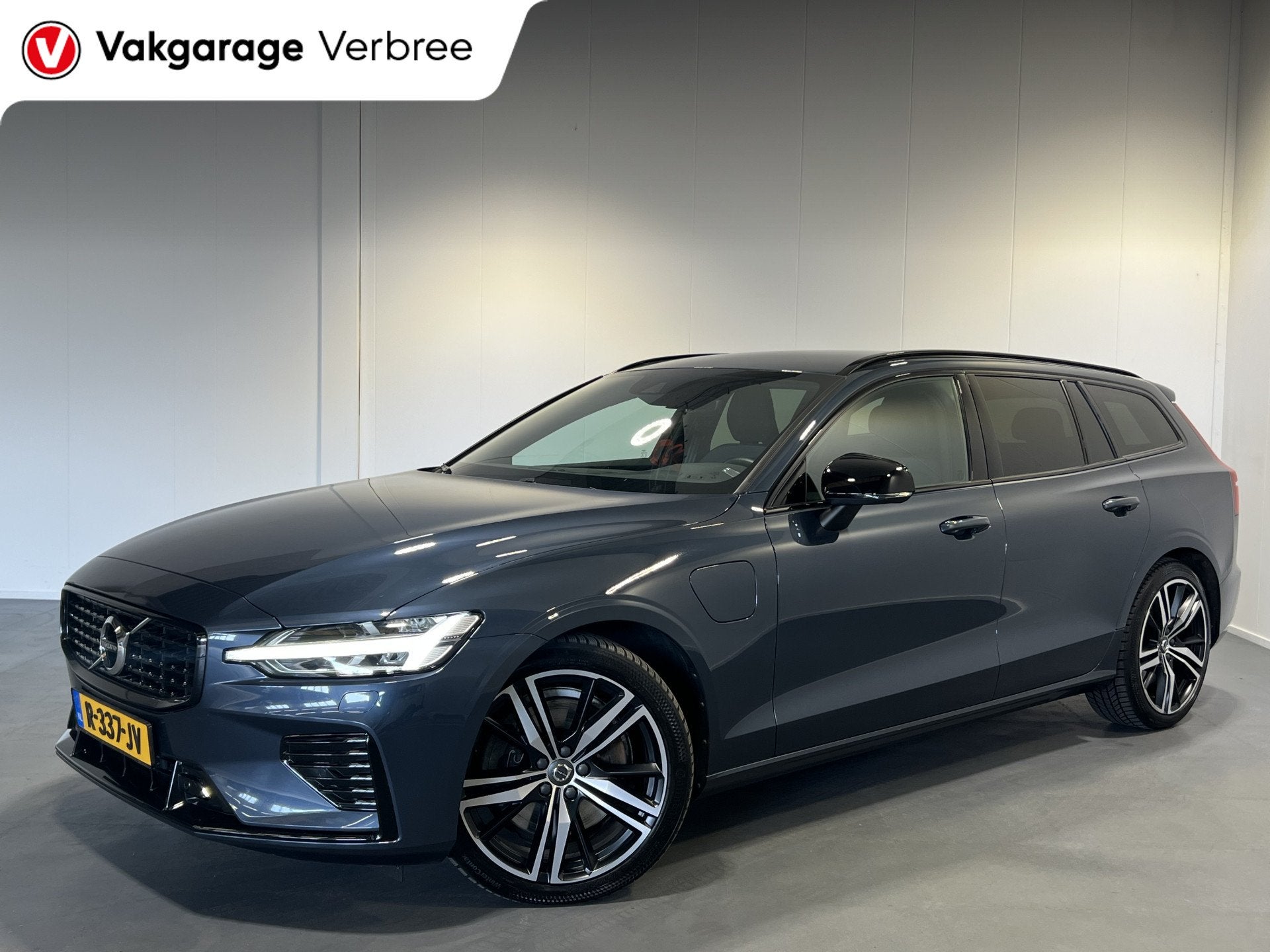 Volvo V60 2.0 T8 Recharge AWD R-Design | Navigatie/Android/A, Auto's, 12 maanden, Gebruikt, Blauw, Hybride Elektrisch/Benzine