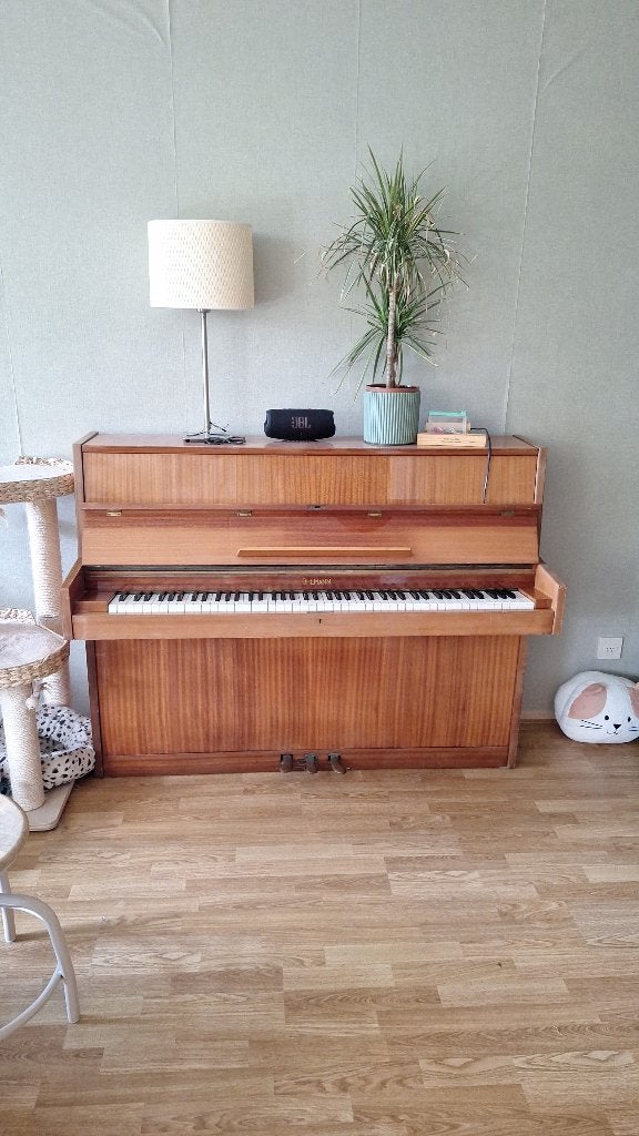 Goed gestemde Uhlmann piano te koop in Baarn, Ophalen, Gebruikt, Bruin, Piano