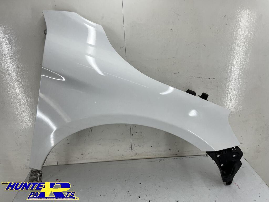Voorscherm R wit 614-46 Volvo XC60 I('08->) 30762402, Gebruikt, Ophalen of Verzenden, Volvo, Volvo
