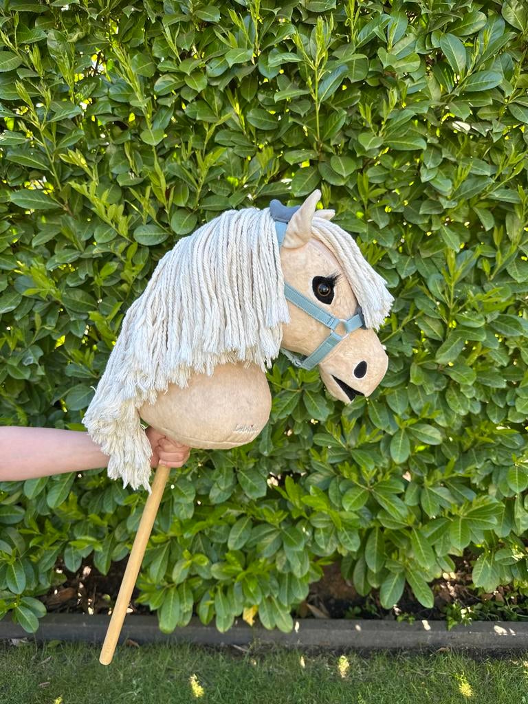 LeMieux Hobby Horse - Crème met lichtblauw hoofdstel, Ophalen of Verzenden, Zo goed als nieuw