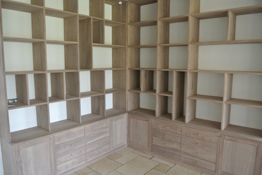 Gebruikte massief noten boekenkast, Ophalen, Gebruikt, Met deur(en), 200 cm of meer