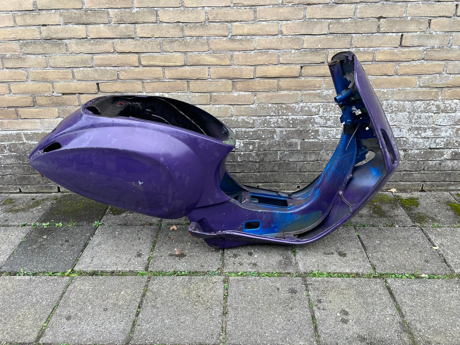 Vespa sprint/primavera frame herstel/plaatwerk zonder 123, Ophalen of Verzenden